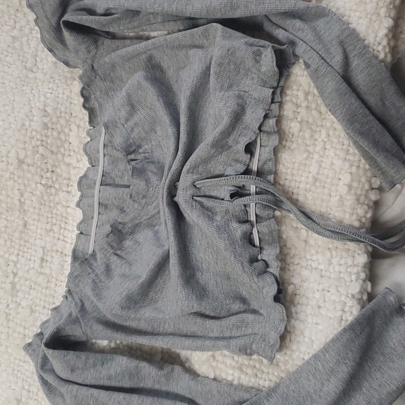 Adjustable front off the shoulder crop top - Picture 2 of 4